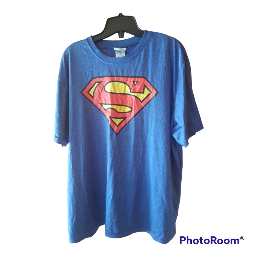 SUPERMAN tee   228A  *host pick